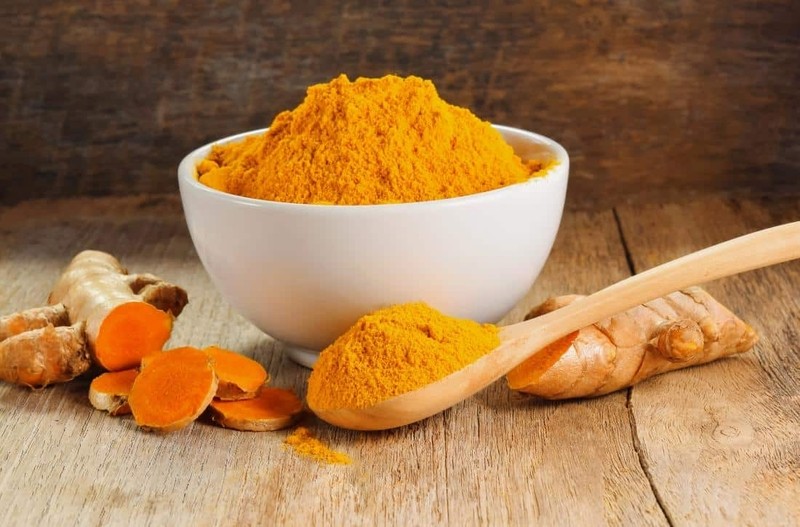 Tinh bột nghệ được dùng làm mặt nạ làm trắng da