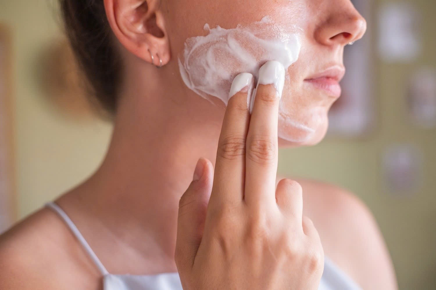 Sữa chua là nguyên liệu tự nhiên được nhiều người tin dùng để chăm sóc da mặt