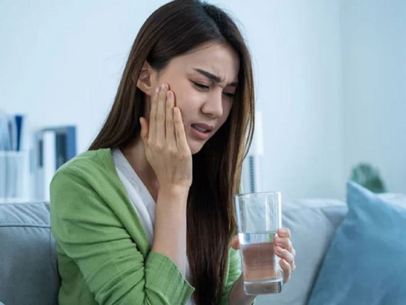 Lá bàng hỗ trợ điều trị sâu răng khá hiệu quả