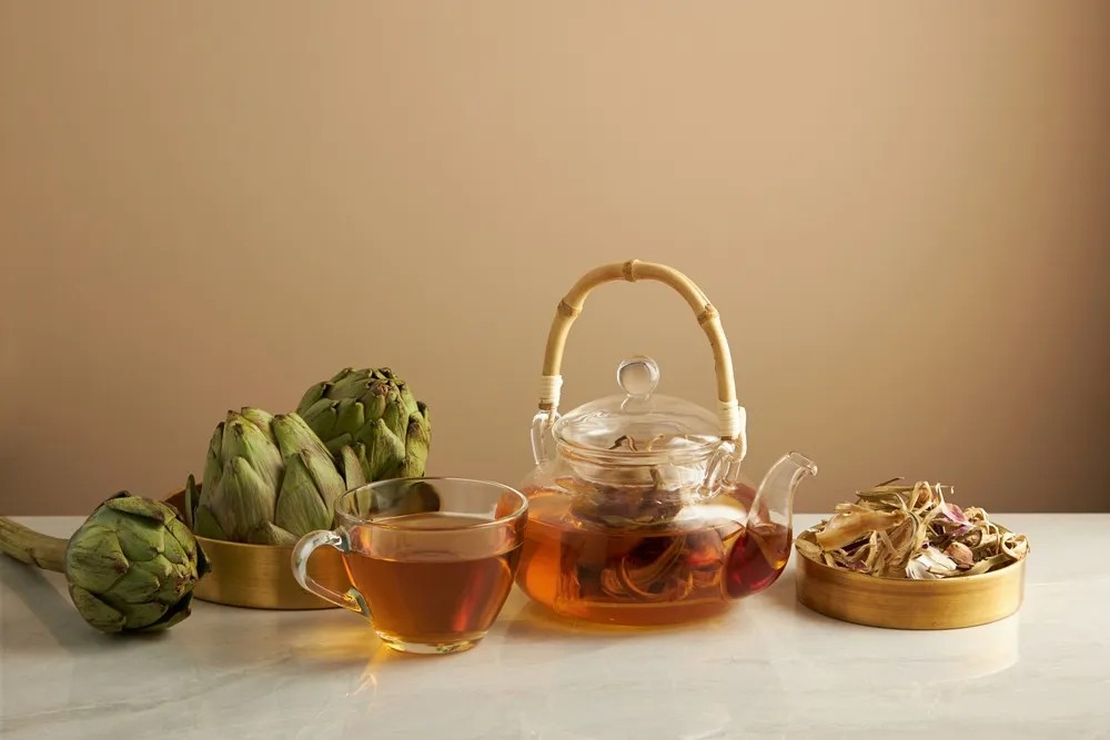 Cây atisô với những bông hoa đặc trưng