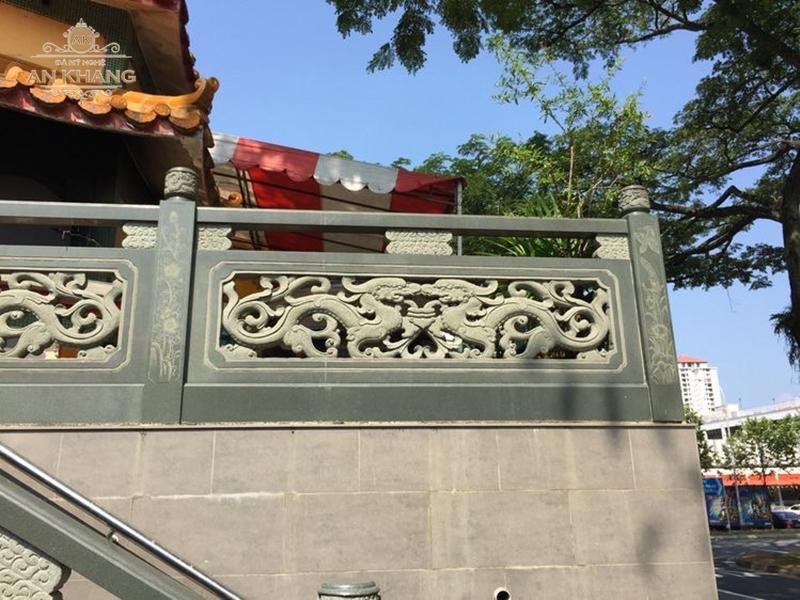 Lan can đá nhà thờ với nhiều mẫu họa tiết đa dạng