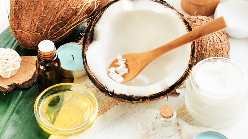 Hướng dẫn dùng dầu dừa dưỡng mi