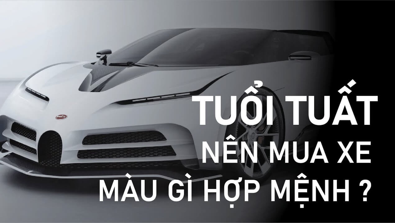 Nội thất xe ô tô với vô lăng và bảng điều khiển hiện đại