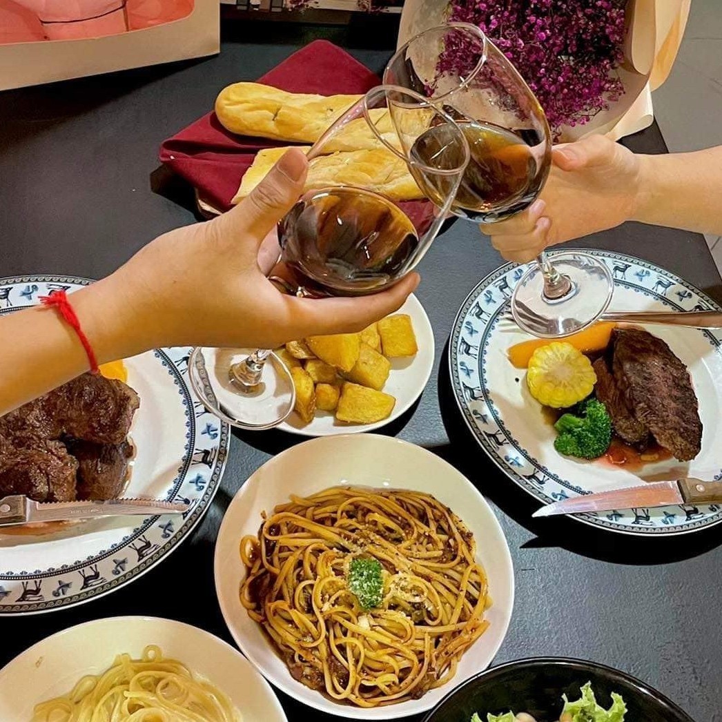 Thịt bò bít tết ngon tại Bocaxa Steak