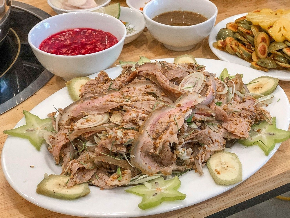 Đĩa thịt dê đầy đặn tại Quán Dê Ngon Hà Nội