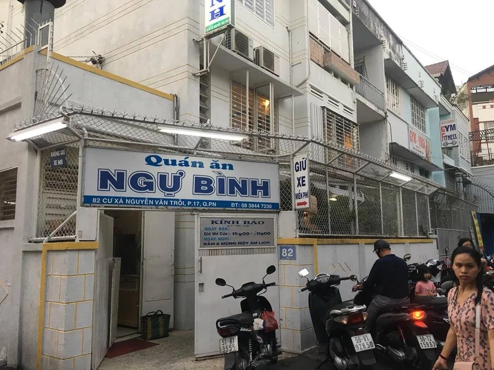 Quán Huế Ngự Bình với không gian xanh mát và ẩm thực đặc trưng