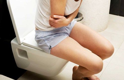Đại tiện ra máu, nôn dịch màu đen có nguy hiểm không?