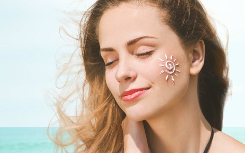 Dầu mù u giúp chống oxy hóa, bảo vệ da khỏi tác động của tia UV và ô nhiễm