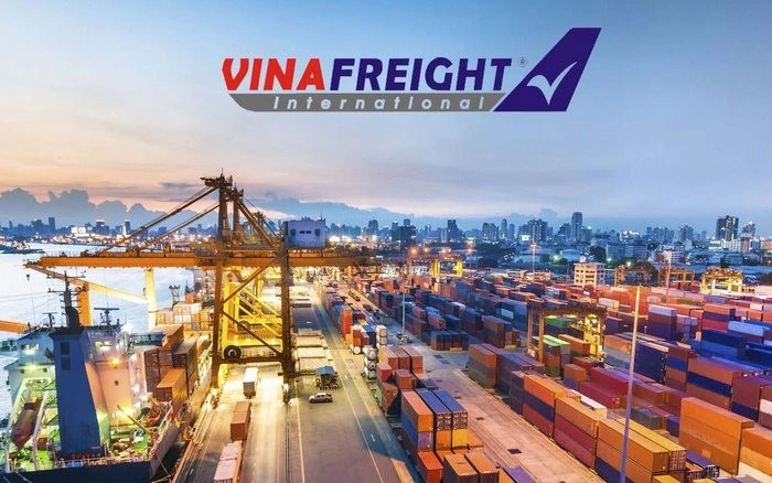 Xe container chở hàng của Vinafreight