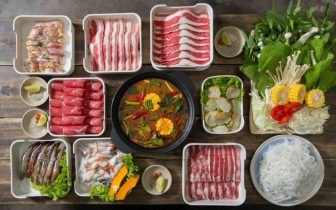 Đồ nhúng lẩu tại quán rất tươi ngon và được bày biện đẹp mắt