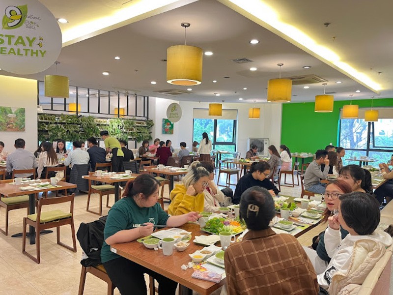 Không gian hiện đại và món cuốn sáng tạo tại Cuốn N Roll Giảng Võ