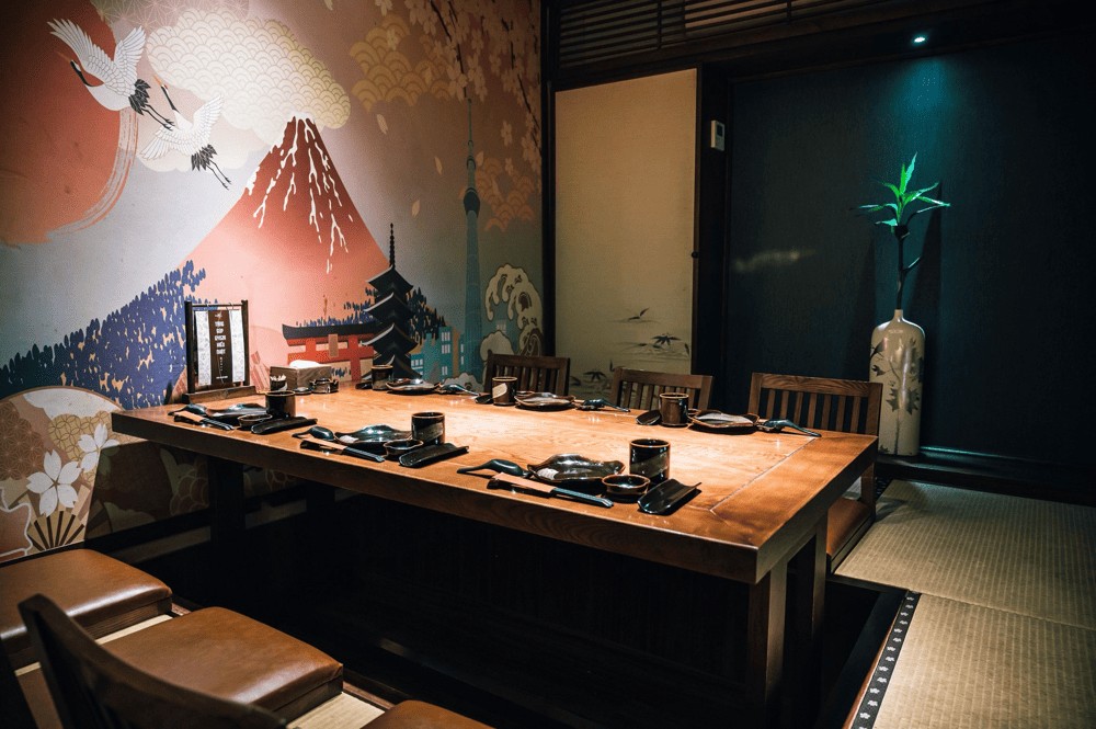 Nội thất sang trọng, ấm cúng của nhà hàng New Sake tại Hà Nội
