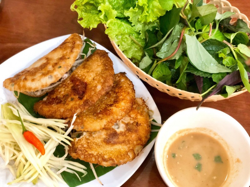 Những chiếc bánh xèo Phan Rang vàng ruộm, hấp dẫn thực khách