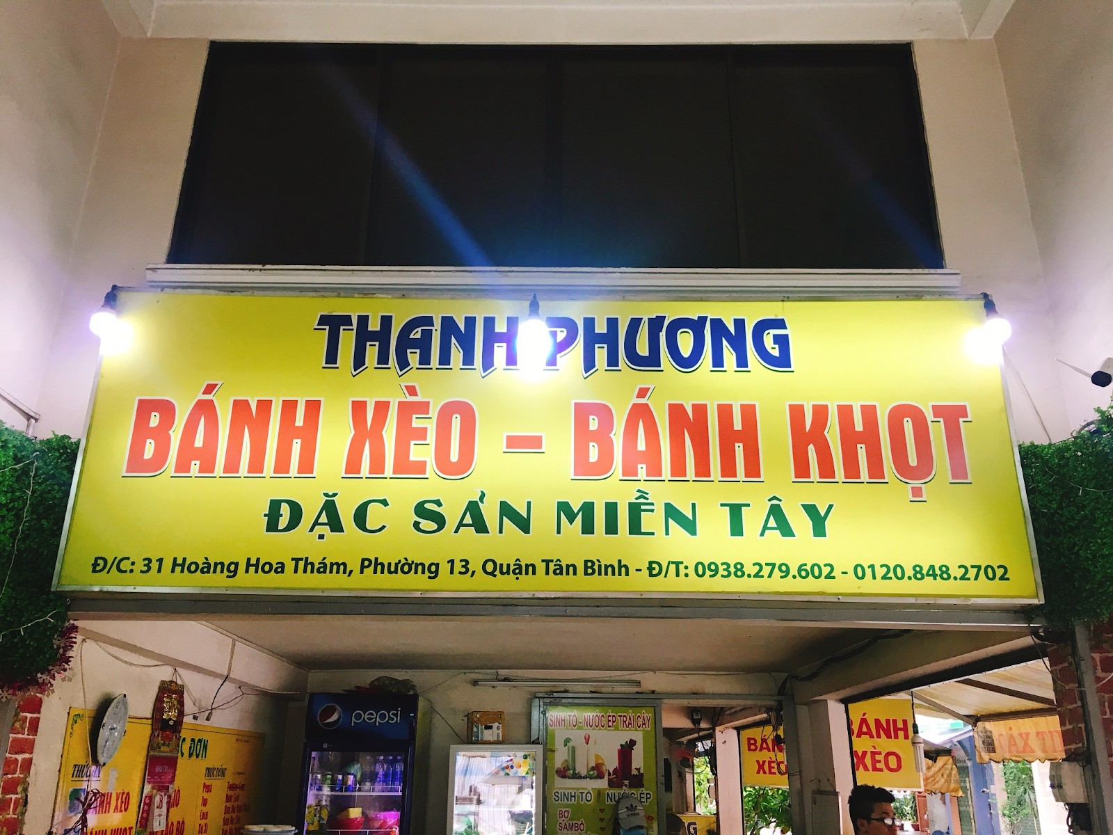 Bánh xèo miền Tây Thanh Phương với vỏ bánh mỏng, nhân tôm thịt nấm đầy đặn