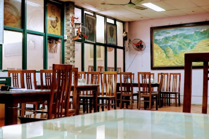 Một góc khung cảnh trong quán Kiên Chim