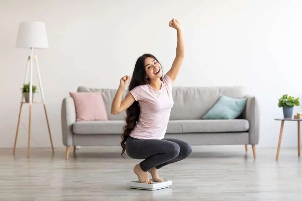 Ly nước ép rau diếp cá tươi mát