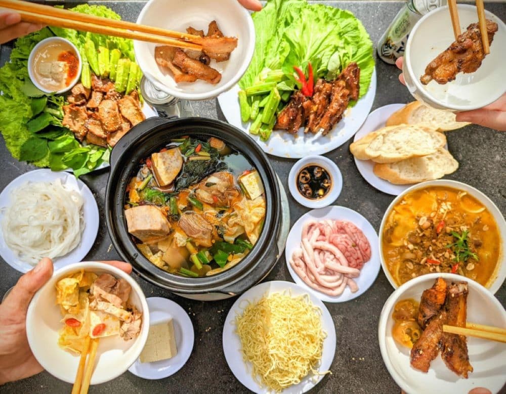 Hệ thống Lẩu Dê 404 với không gian hiện đại và món lẩu hấp dẫn