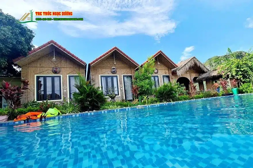 Không gian bungalow tre trúc mát tự nhiên nhờ đối lưu gió và ánh sáng thay vì phụ thuộc điều hòa