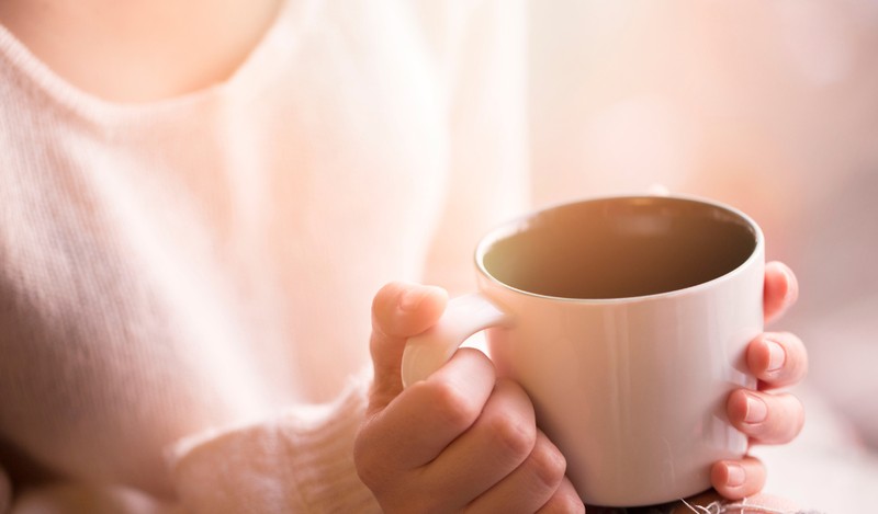 Hình ảnh cảnh báo về các nhóm đối tượng cần cân nhắc khi sử dụng lá sen