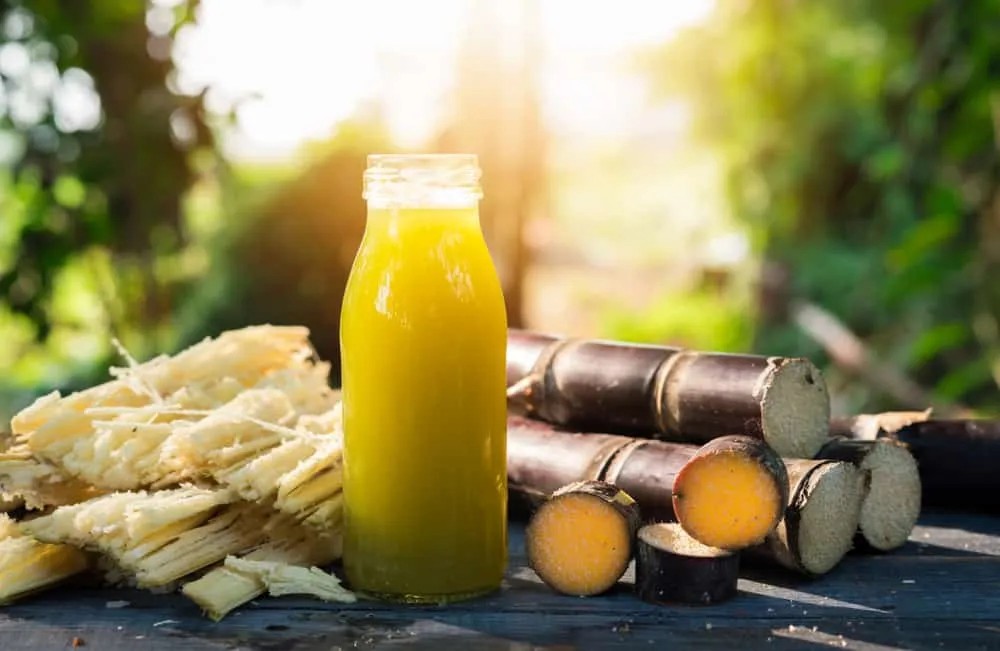 Nước mía chứa nhiều dưỡng chất tốt cho sức khỏe