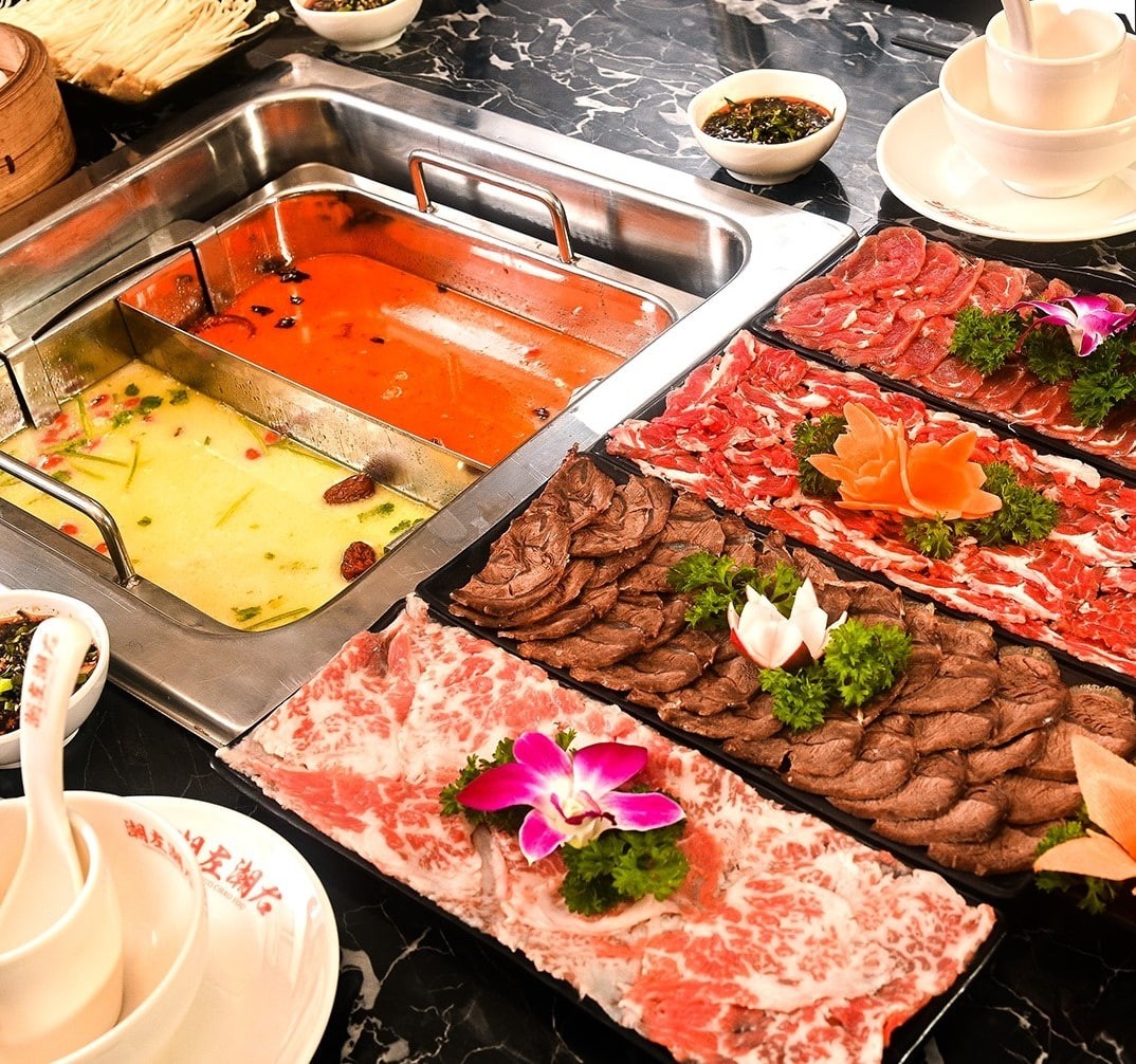 Lẩu bò Trung Hoa có 2 vị nước lẩu ngon tuyệt đỉnh