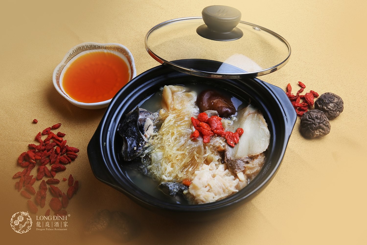 Nhà hàng Long Đình là địa điểm thưởng thức ẩm thực Trung Hoa ngon chuẩn vị được dân “sành ăn” yêu thích