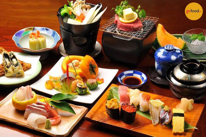Triều Nhật Asahi Sushi có thực đơn đa dạng với hơn 500 món ăn