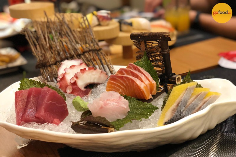 Sushi Kei phục vụ các món Sushi và Sashimi tươi mát