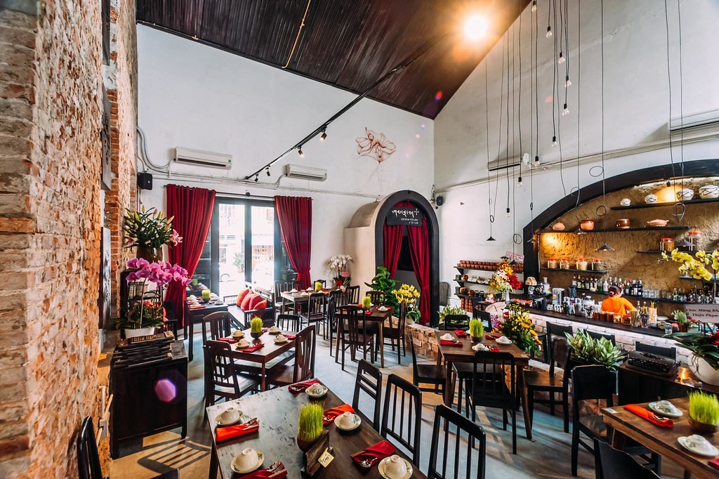 Món chay được trình bày tinh tế tại Shamballa Vegetarian Restaurant & Tea House