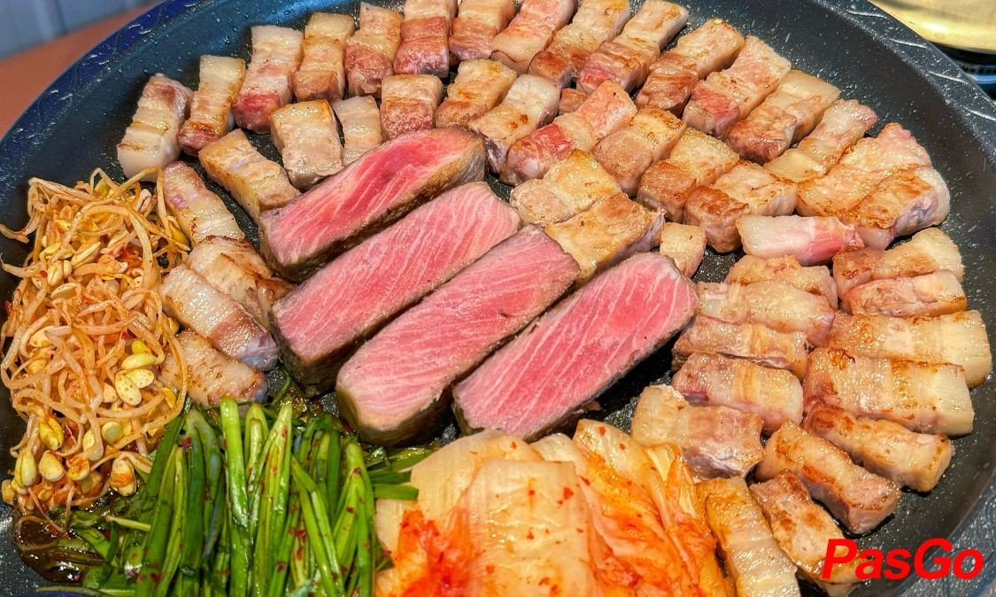 Món nướng và cuốn đặc trưng của SSamjang