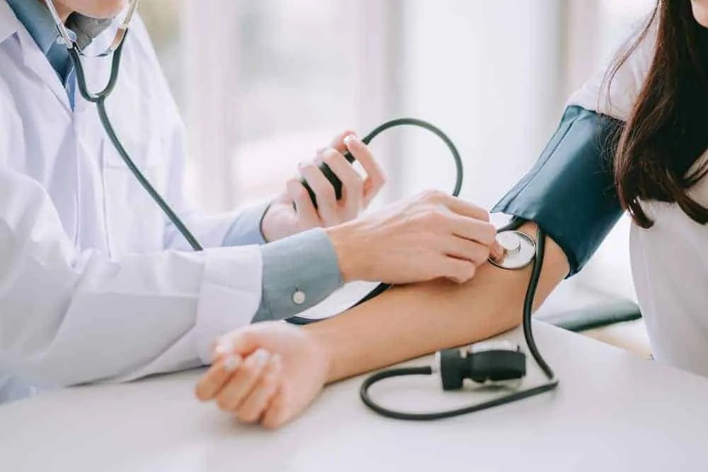 Công dụng của rau má trong điều trị các bệnh về tĩnh mạch