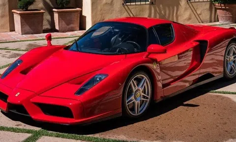 Siêu phẩm triệu đô Ferrari Enzo bị tai nạn vì nguyên nhân khó đỡ