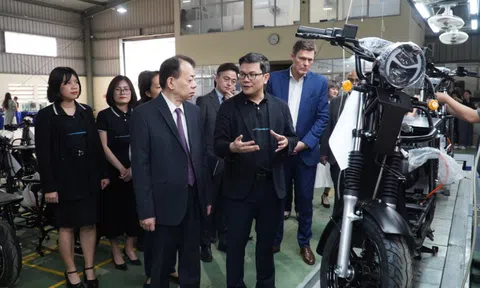 Các lãnh đạo quốc tế dồn dập thăm một startup xe điện Việt Nam