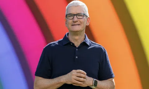 Nóng: CEO Apple Tim Cook vừa đến Việt Nam