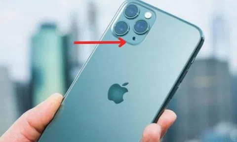 Dùng iPhone nhưng không phải ai cũng biết lỗ tròn màu đen cạnh camera có tác dụng gì